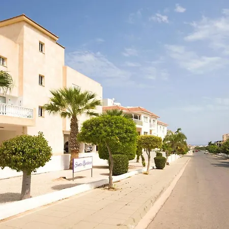 Lägenhet Jules Paralimni