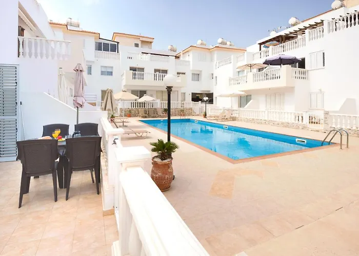 Lägenhet Jules Paralimni