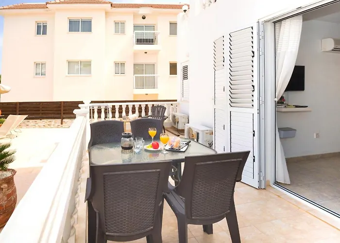 Jules Lägenhet Paralimni