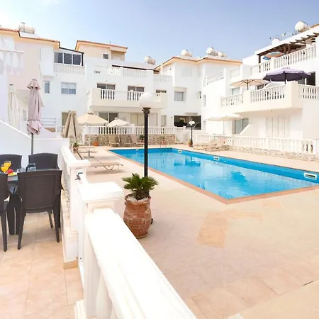 Apartament Jules Paralimni