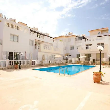Jules Apartmán Paralimni